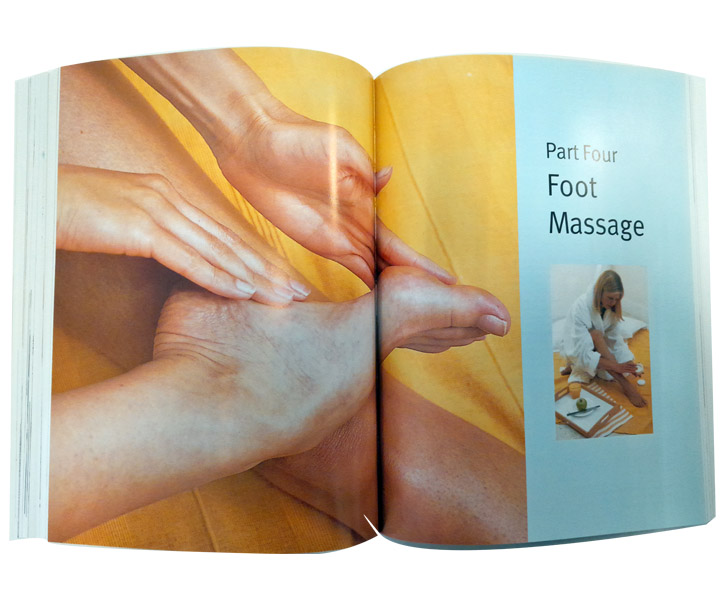 How To Do Total Body Massage (Kit) image 4